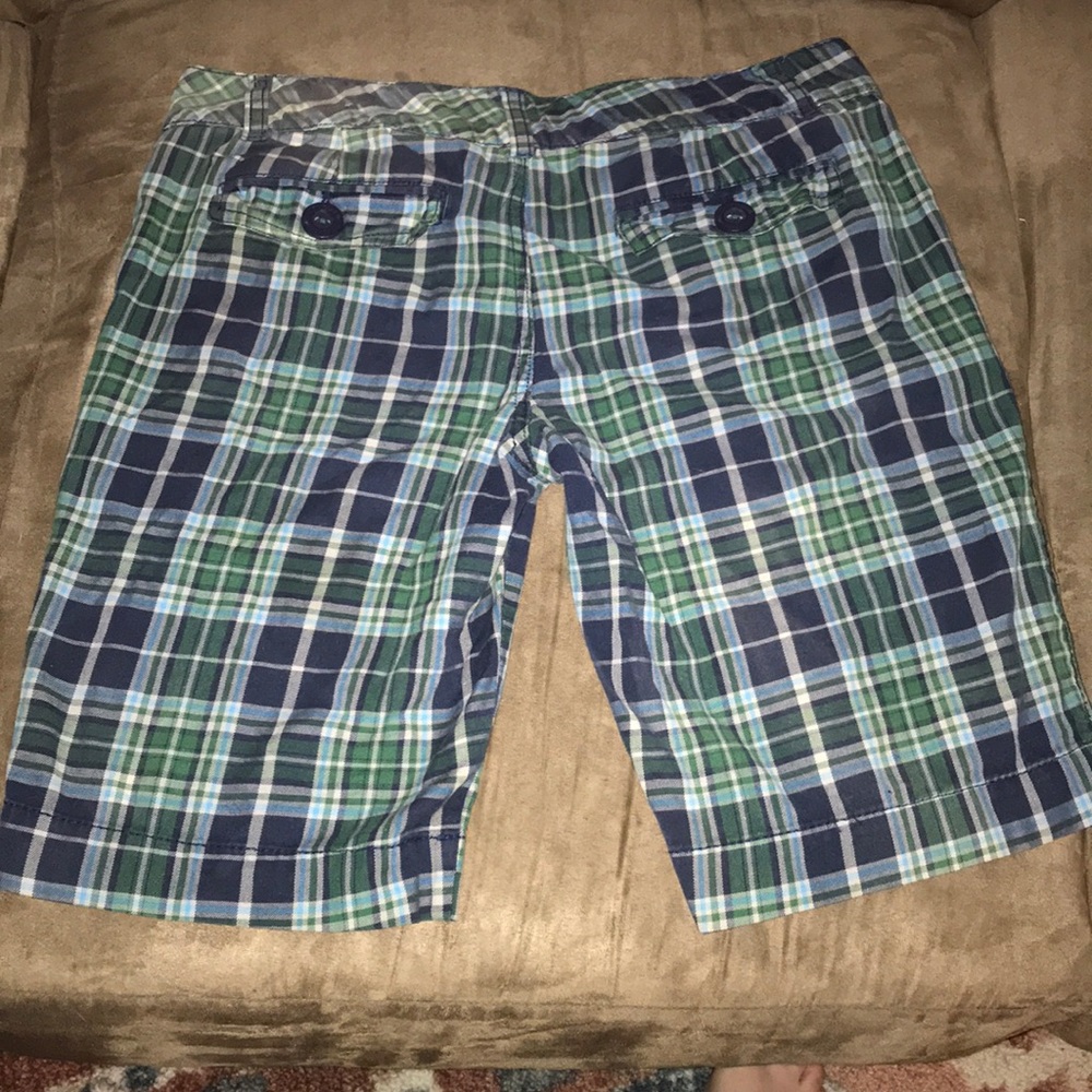 Shorts - Picture 2 of 4